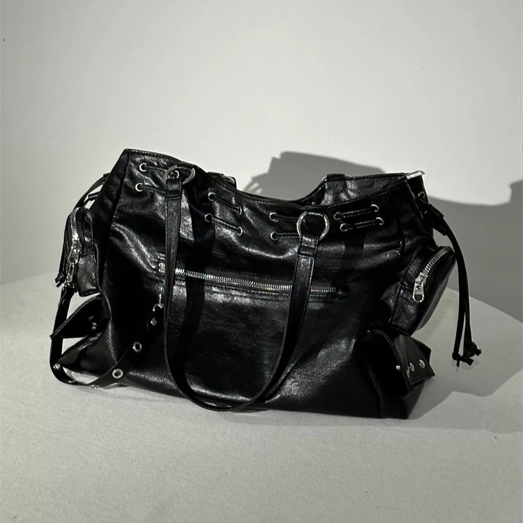 2025 new collection Vintage Style Large Capacity Handbag Versatile Commuting Bag Fashionable Short Distance Travel Bag Autumn New Designer Women'
