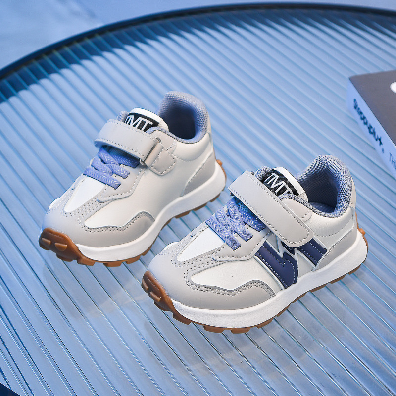 Free shipping designer Kids Shoes hot sales light luxury vintage autumn new childrens sports fashionable and casual running shoes XJ260303