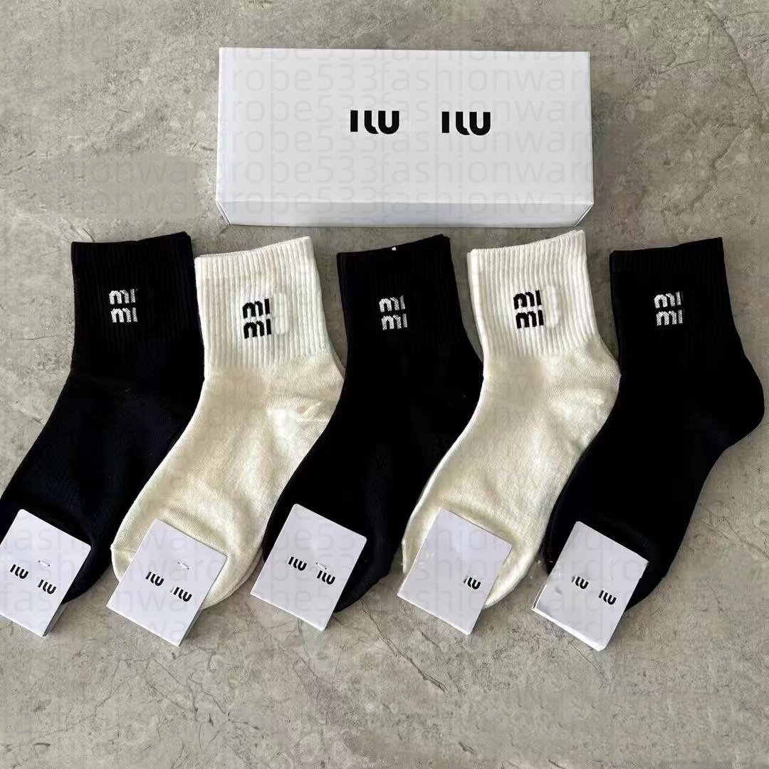 Men's Socks Luxury Men Women Designer Stocking Socks Classic Letter Comfortable Breathable Cotton High Quality Fashion 15 Kinds Color Freedom Choose
