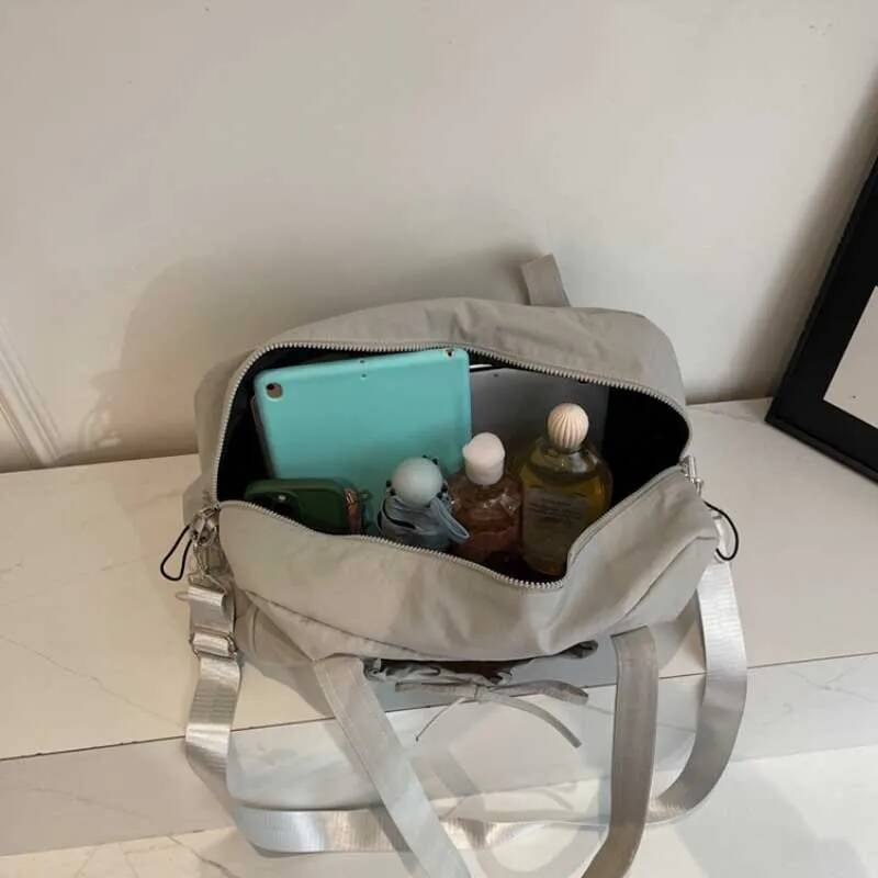 New Travel Bag Large Capacity Portable Luggage Travel Bag Boarding Bag Sports Autumn New Designer Bag Fitness Bag design Women's Shoulder Bag