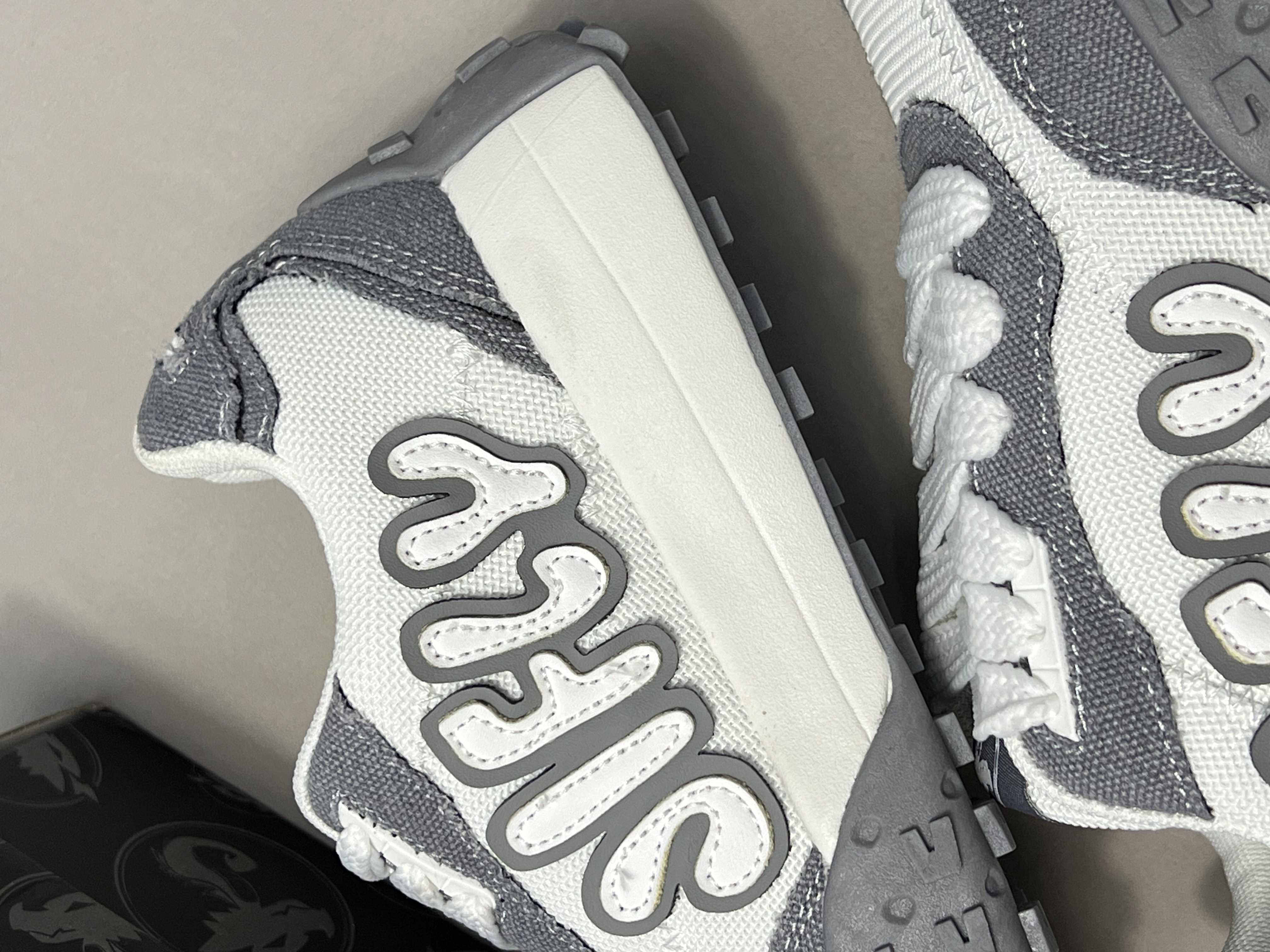 Jifffly Agan Shoes Women's Fall-Winter Classic Retro Thick Sole Sneakers