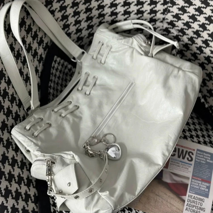 2025 new collection Vintage Style Large Capacity Handbag Versatile Commuting Bag Fashionable Short Distance Travel Bag Autumn New Designer Women'