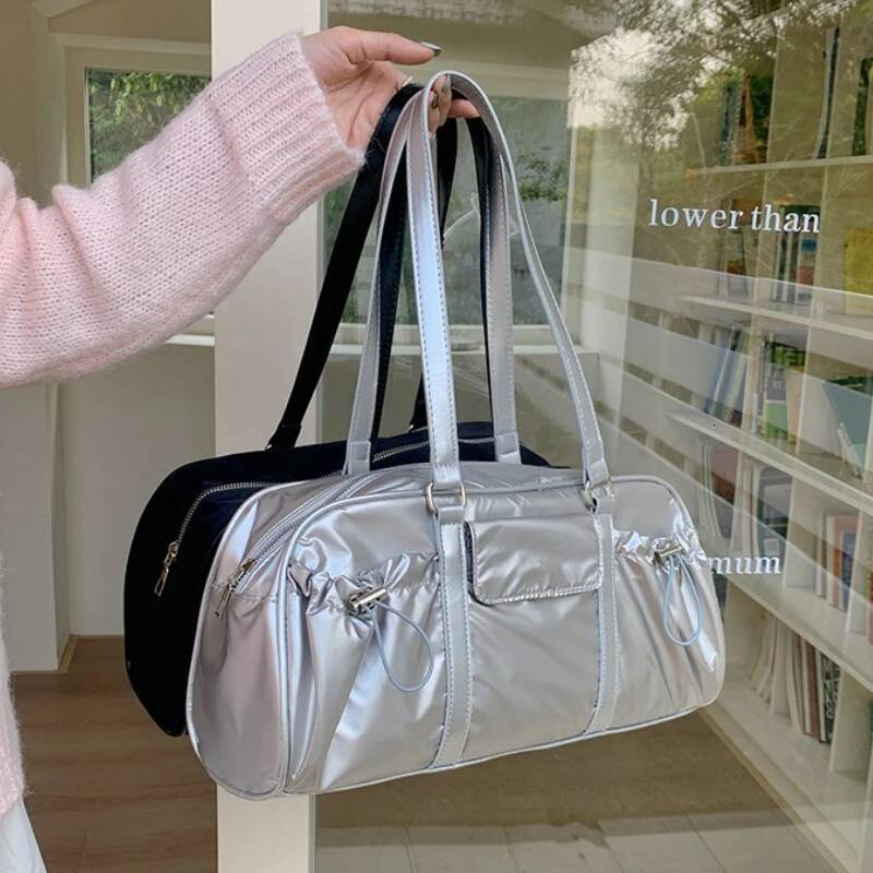 design Nylon Armpit Bag Large Capacity Sports Bag Fashionable Handbag Solid Color Women's Shoulder Bag Autumn New Style Minimalist Designer Bag