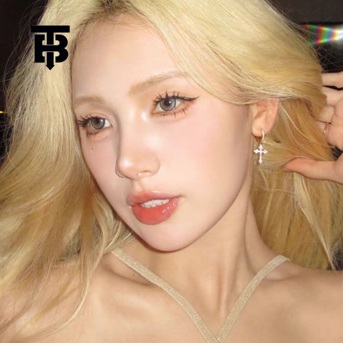 TB BHULAMTE Free Shipping New Designer Accessories Luxury Ultra Shiny Cross Earrings For Women Hot Style High-end Sense Hoop Diamond-studded Ear Jewel
