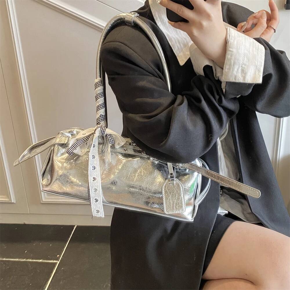 Handbag Y2K Spicy Girl design Women's Shoulder Bag Shiny Silver PU Leather Lace Handbag Autumn New Minimalist Style Designer Bag