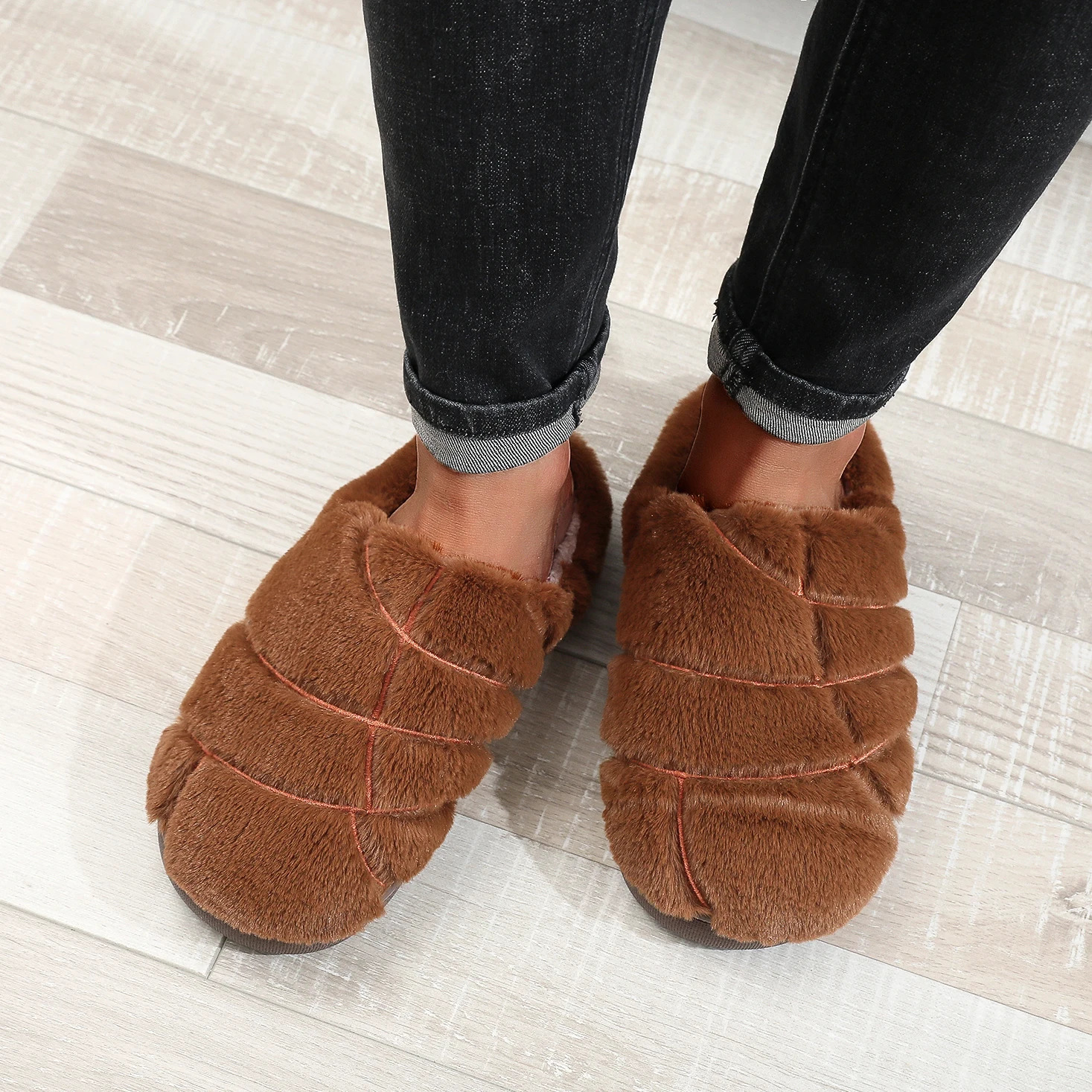 Mexican Gourmet Bread Concha Slippers for Winter Home Cute Pattern Fur NonSlip Thick Sole Lightweight Plush Men and Women Can Wear Shoes 250909