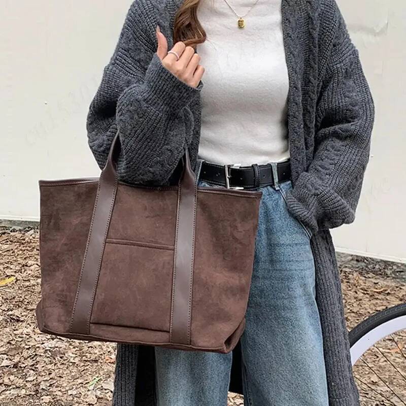 2025 new collection Vintage Suede Large Capacity Handbag, Simple And Niche Casual Women's Shoulder Bag, Autumn New Designer Bag, Outdoor Play Bag