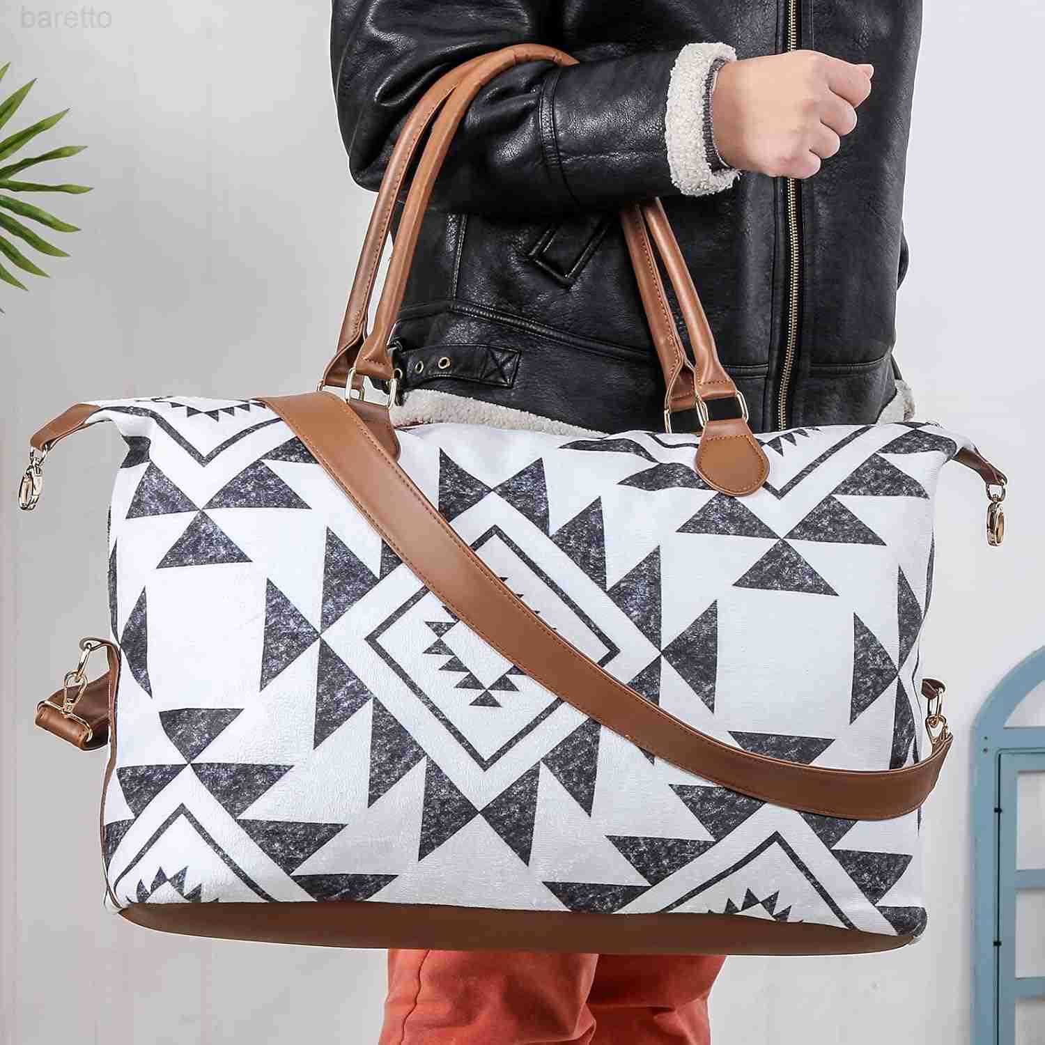 Bag Duffle Bag For Women Large Travel Tote Bag Overnight Weekend Bags With Shoulder Strap Cow Leopard Atzec Z250909
