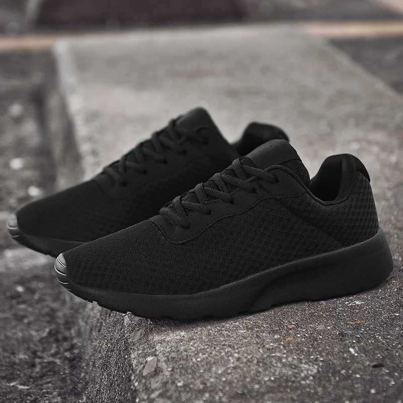 Mens Running Shoes Breathable Summer Sport Tennis Shoes Casual Ultra Lightweight Unisex Women Fashion Sneakers Non Slip Trainers L250908