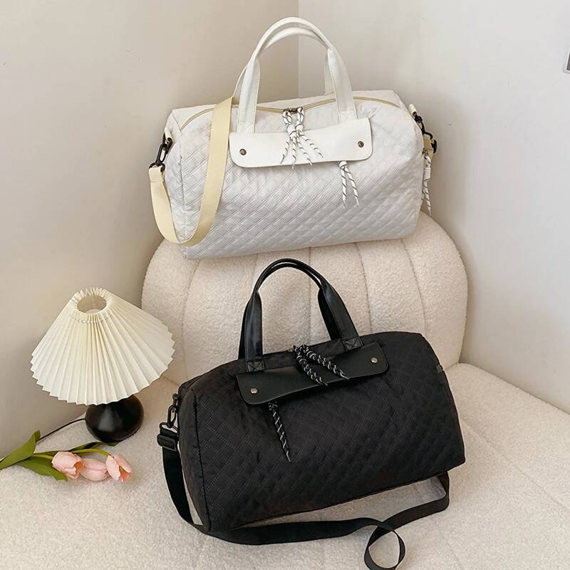 2025 new collection Portable Travel Handbag Nylon Waterproof Sports And Fitness Handbag Women's Large Capacity Storage Autumn New Designer Bag Tr