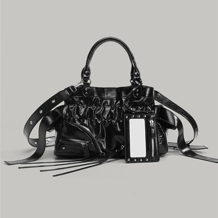 2025 new collection Large Capacity Retro Style Handbag Solid Color Y2K Spicy Girl Women's Shoulder Bag Autumn New Style Pleated Rivet Designer Ba