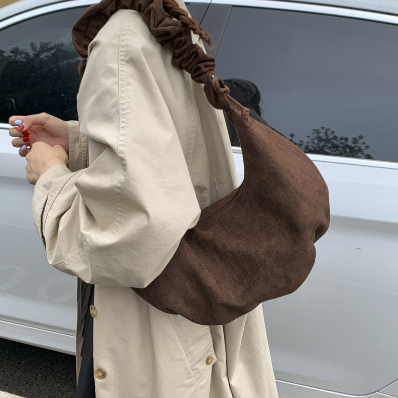 2025 new collection Women's Shoulder Bag Niche Retro Armpit Bag Velvet Wrinkled Drawstring Cloud Bag Women's Crossbody Bag Dumpling Bag Autu