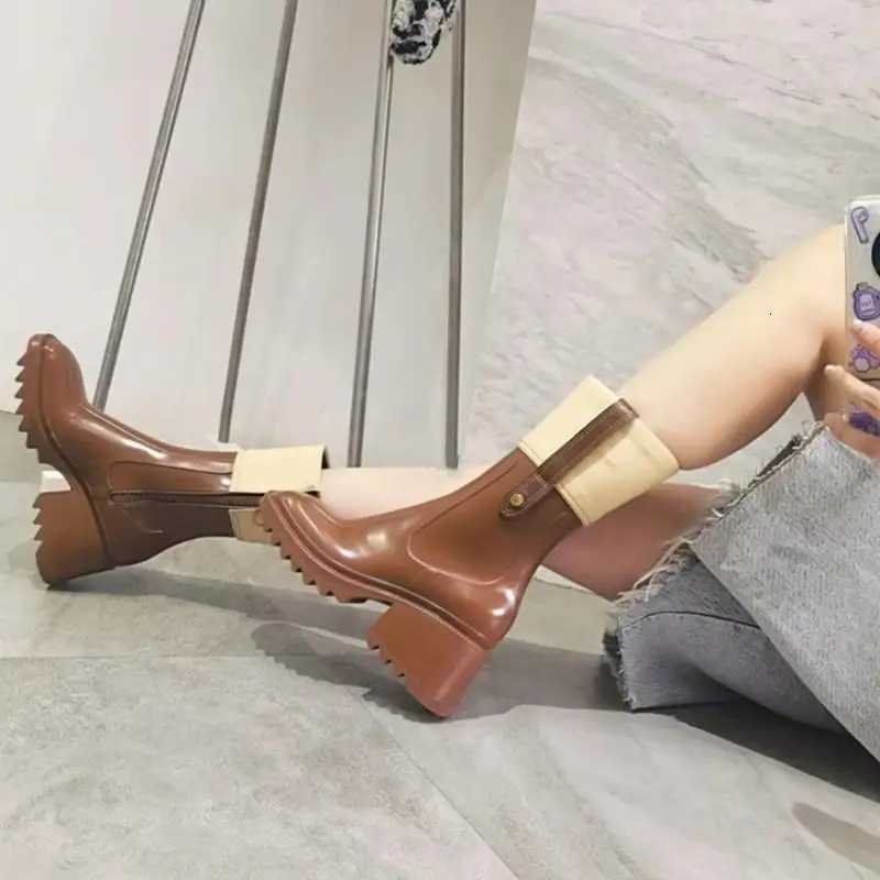 2022 Brand Designer Winter Women Boots Kneelength Round Toe Casual Square Heel Boots Thicksoled Ladies Botas De Mujer W250909