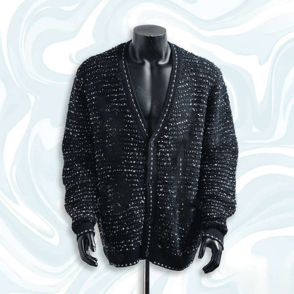 Eco-Friendly Linen Fabric Blend Shirt Featuring Practical Fastening Options