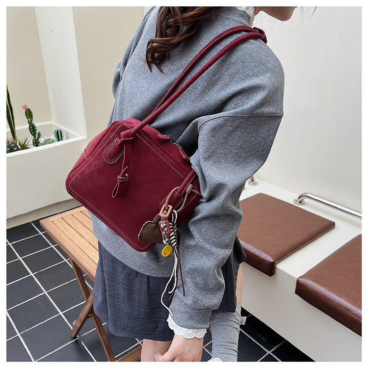 2025 new collection Retro Style Women's Shoulder Bag Women's Armpit Bag New Suede Leather Handbag Small Square Bag 2025 Autumn New Designer 