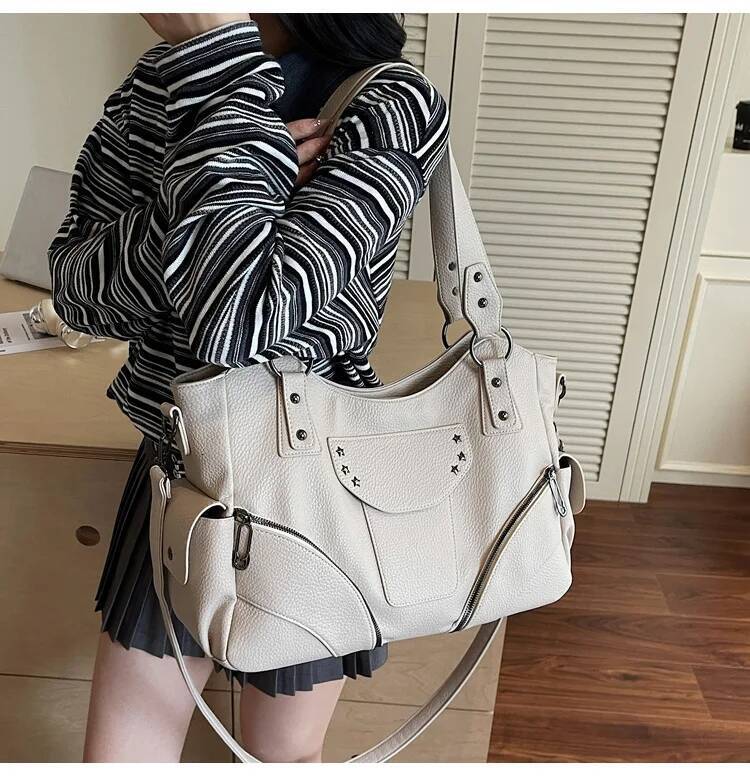 2025 new collection Decorative Star Studded Retro Style Spicy Girl Handbag Fashionable Commuting Women's Shoulder Bag Autumn New Designer Short D