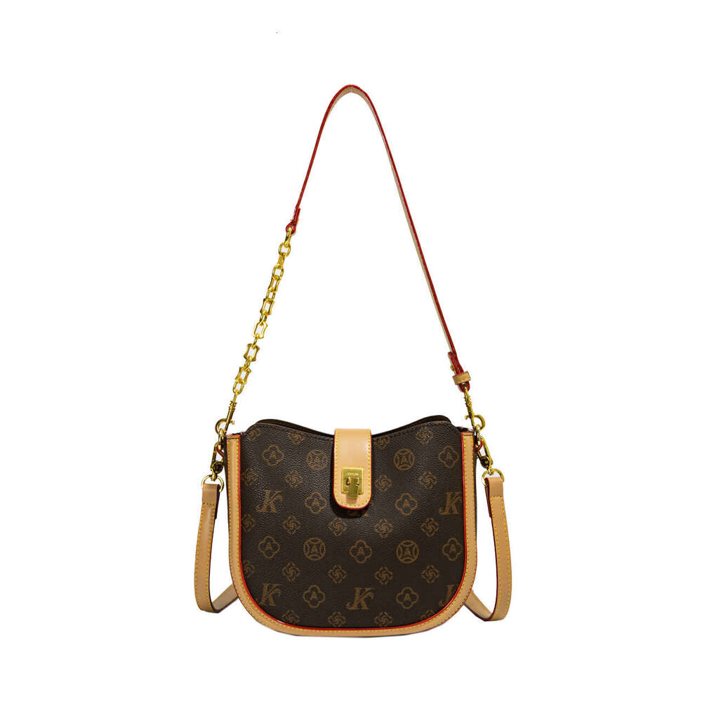 Qiqi Vintage Monica Fashion Versatile Crossbody For Women 2025 New Trendy Single Shoulder Underarm Saddle Bag