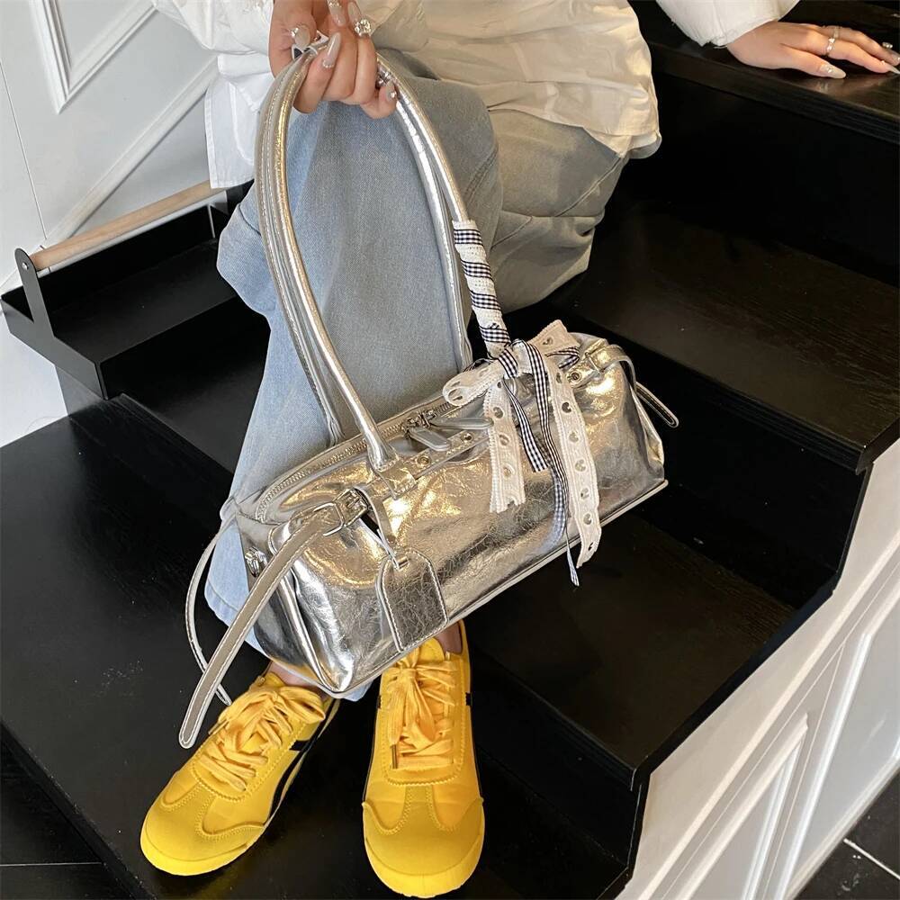 Handbag Y2K Spicy Girl design Women's Shoulder Bag Shiny Silver PU Leather Lace Handbag Autumn New Minimalist Style Designer Bag