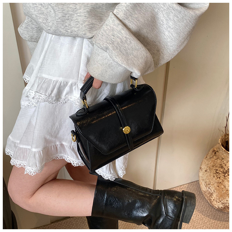 Trendy And design Versatile Women's Shoulder Bag Fashionable Handbag Simple Style Women's Crossbody Bag 2025 Autumn New Designer Bag