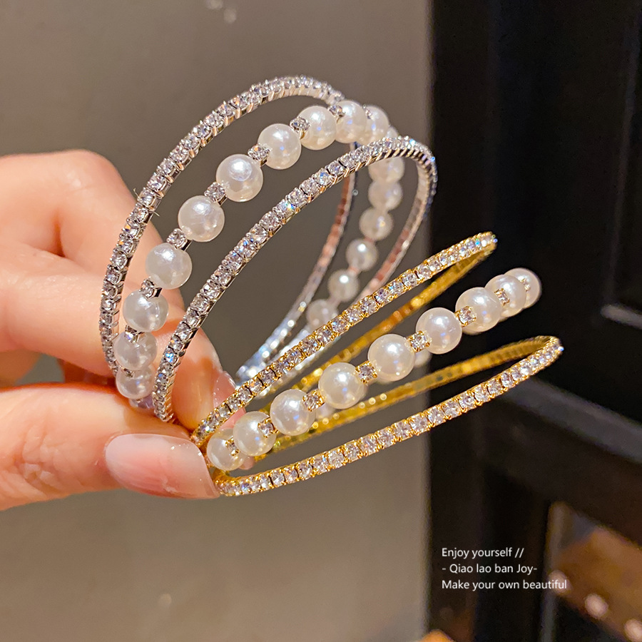 Silver-Tone Multi-Layer Bracelet With Pearl Beads & Crystal-Encrusted Accents, Elegant Dainty Style, Perfect For Elevating Feminine Daily Or Special-O