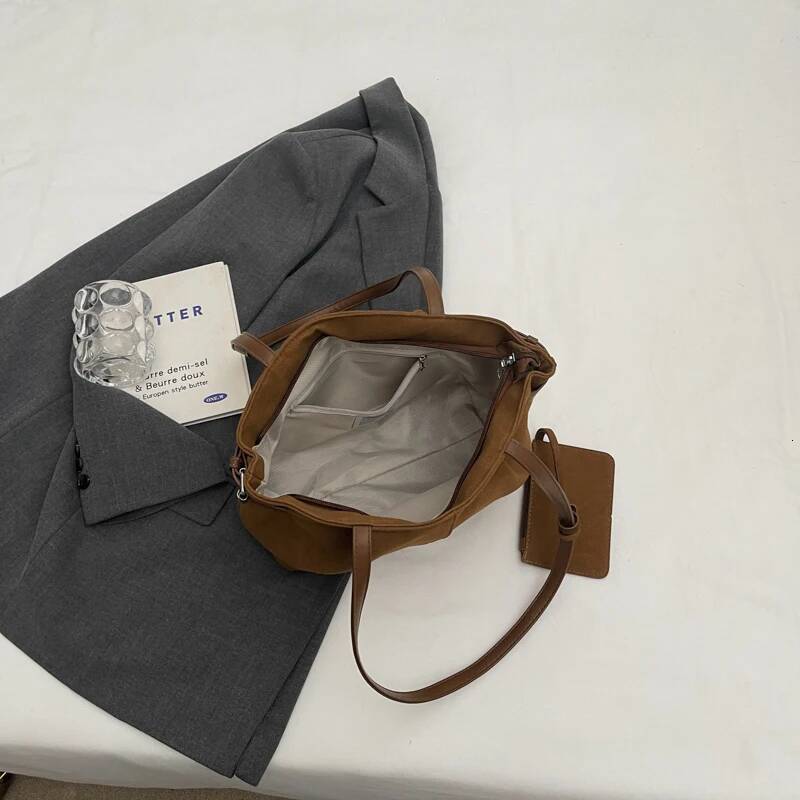 2025 new collection Suede Women's Shoulder Bag With Inner Pocket Underarm Bag With Zipper Solid Color Handbag Autumn New Designer Bag Outdoor Pla