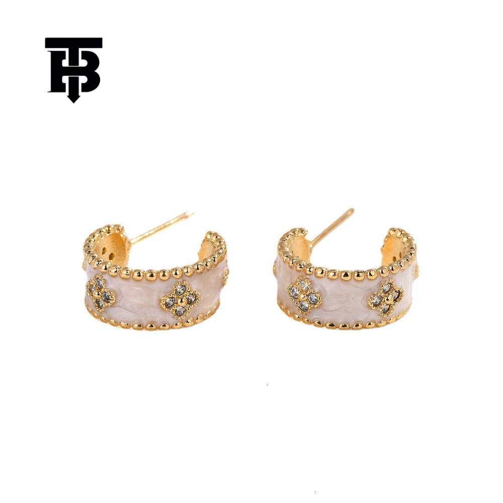 TB BHULAMTE Free Shipping New Designer Accessories Wide Edition Diamond Inlaid Pearl Edge Four Leaf Flower Womens Earrings Elegant Earrings