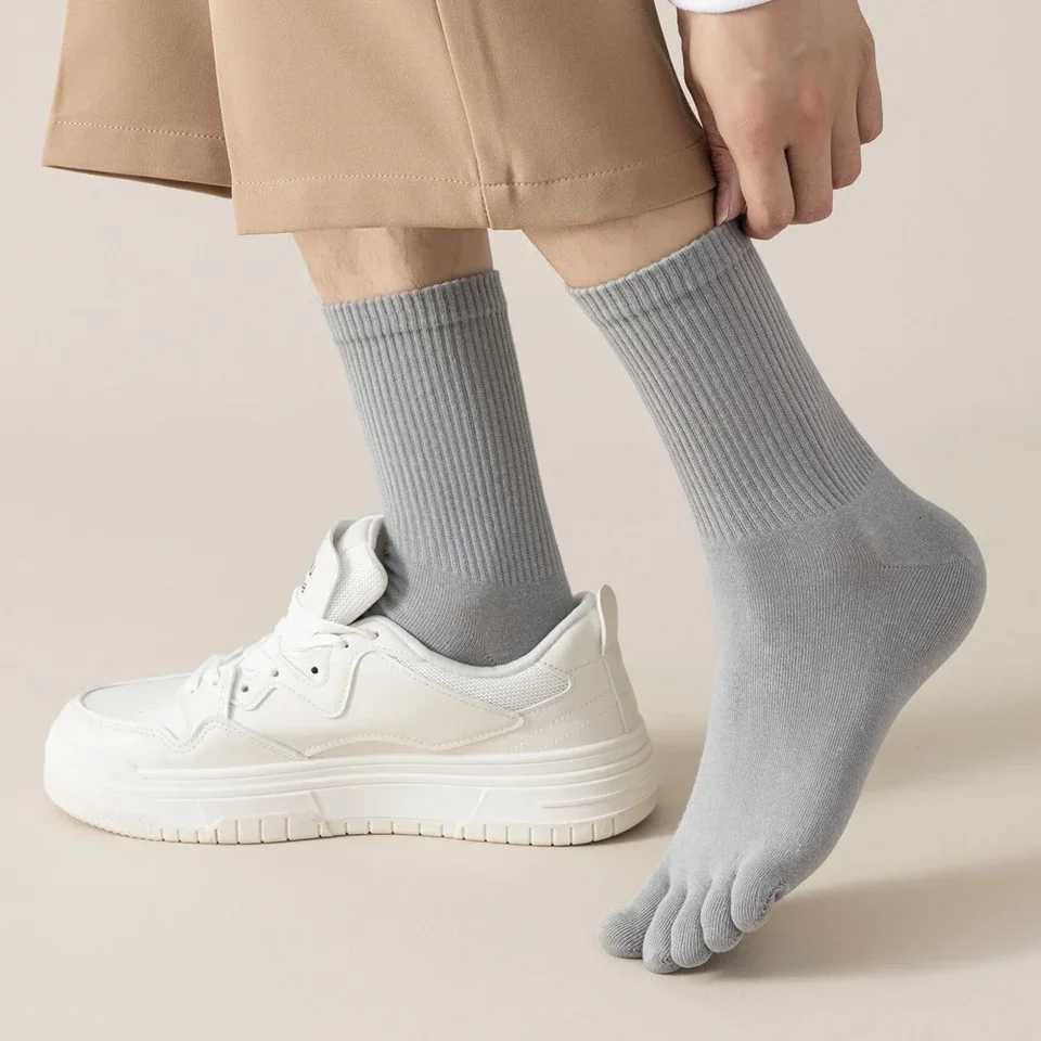 5 Pairs 100 Cotton Men Five Finger Socks High Qulity Solid Color Antibiotic Outdoor Sports Socks AntiOdor Split Toe Socks Z250909