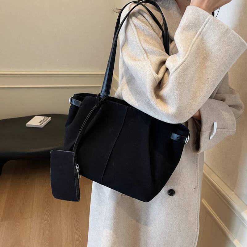 2025 new collection Suede Women's Shoulder Bag With Inner Pocket Underarm Bag With Zipper Solid Color Handbag Autumn New Designer Bag Outdoor Pla