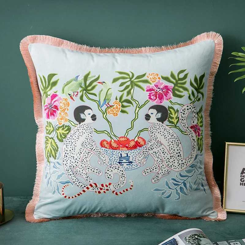 Luxurious Medicci Home Gorgeous Cushion Cover Oriental Mystical Animals Print Ancient Style Decorative Pillow Case Luxury Coussin 50x50cm Y251109