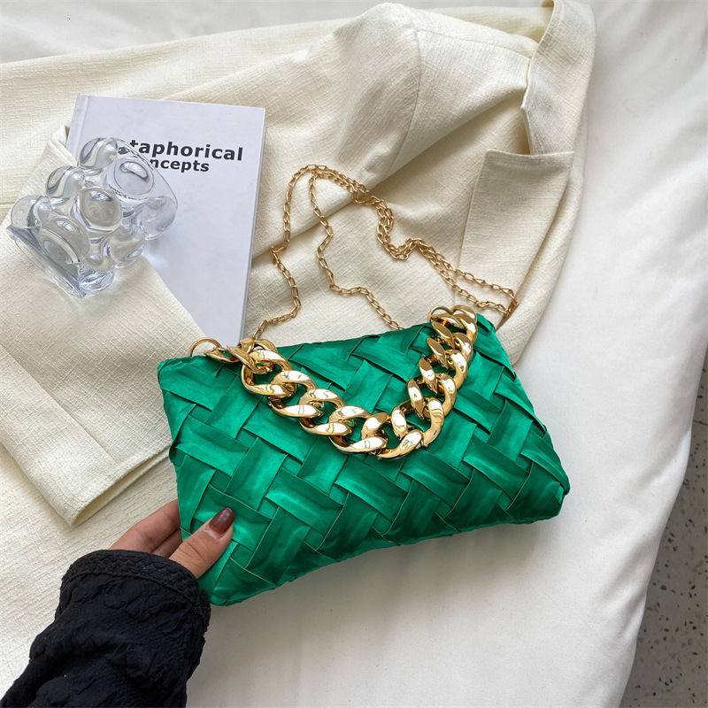 Luxury Brand Designer Bag 2022 New Simple Chain Shoulder Bag Solid Color Fashion Pleated Bubble Retro Casual Texture Crossbody Small Square Bag