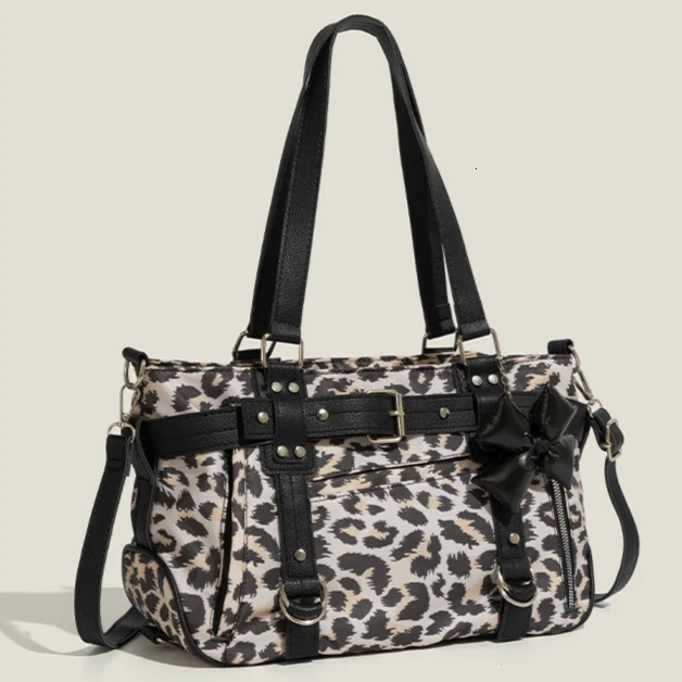 2025 new collection Vintage Style Handbag Large Capacity Soft Nylon Women's Shoulder Bag Autumn New Designer Bag Short Distance Travel Bag Regist