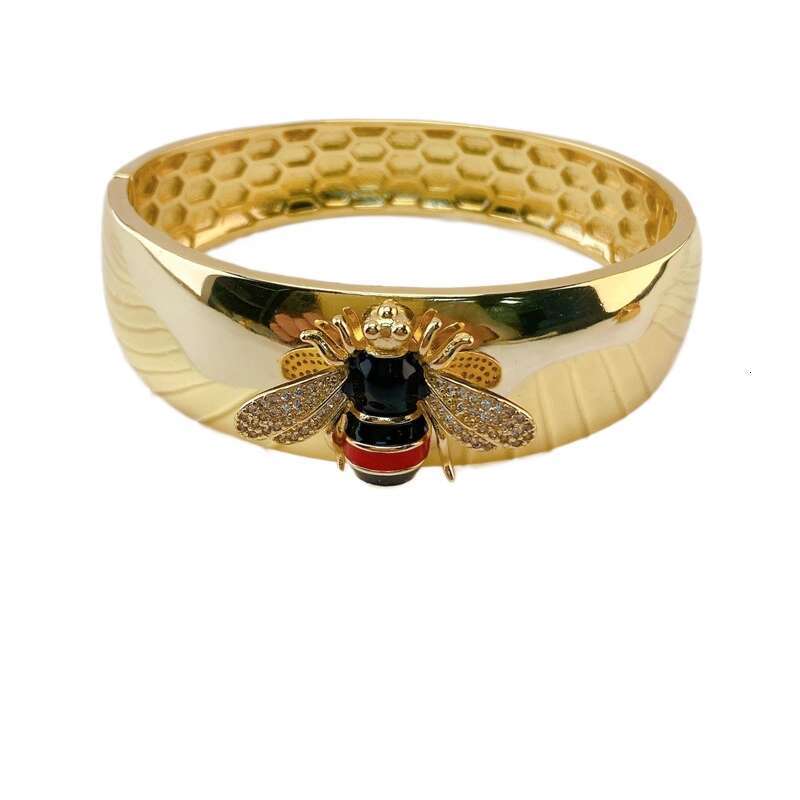 New Gold Tone Hot Selling Designer Bracelet For Women Balloon Thickened Non Fading Gold Bee Inlaid Diamond Bracelet Retro Fashion Exquisite Luxury Bra