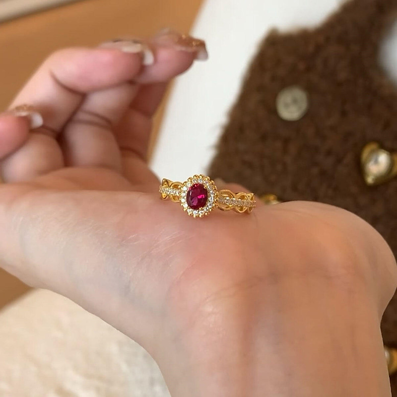 Jewellery High Quality Gold Tone Ring with Red Gemstone Crystal Accents Vintage Elegant Style Party Daily Wear Gift for All Occasions Textured Timeles