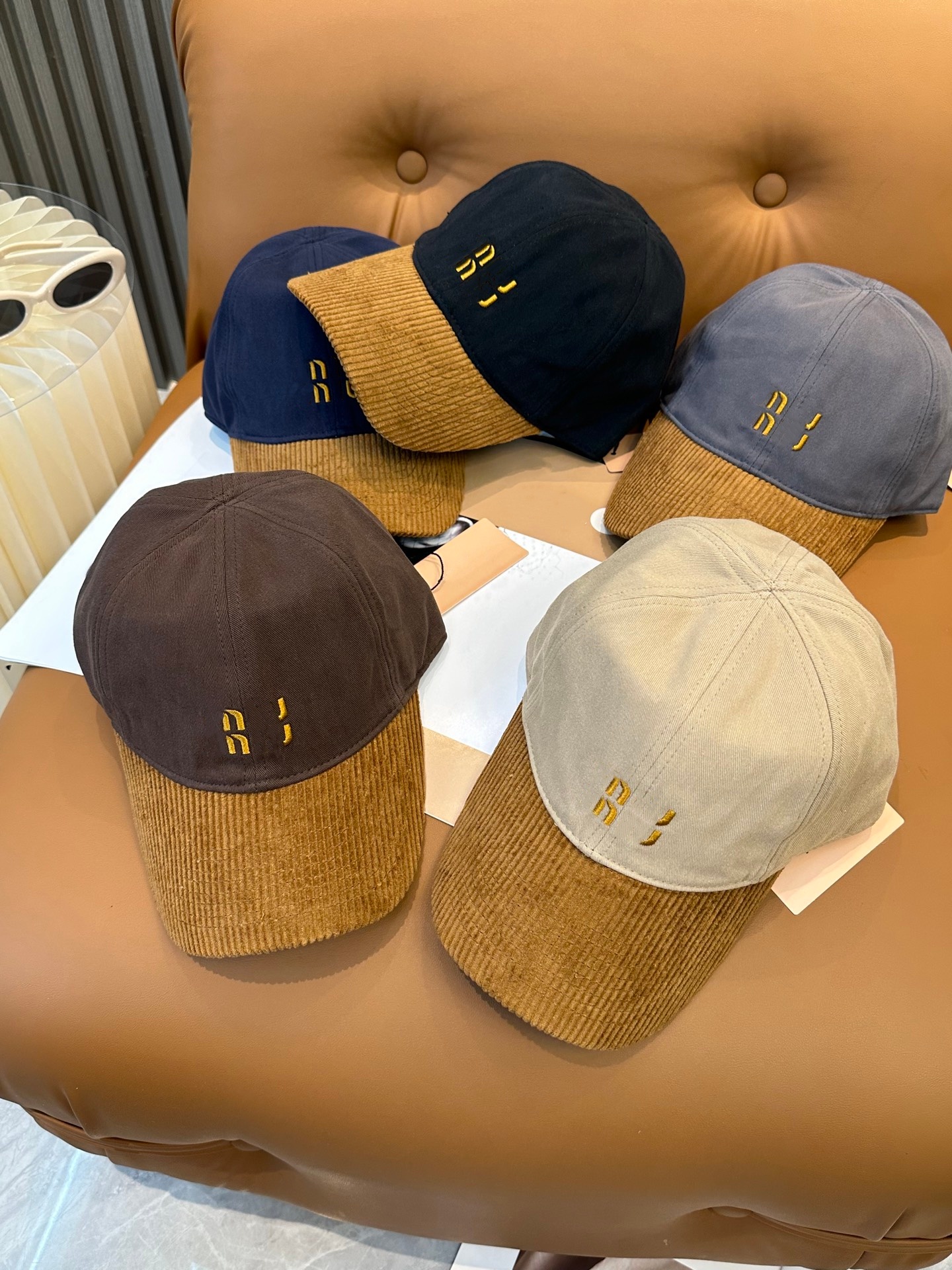 Corduroy Baseball Cap Designer Hat For Women Retro Cap Outdoor Casual Caps Casquette Luxe Luxury Brand High Quality Mens Caps Patchwork Color