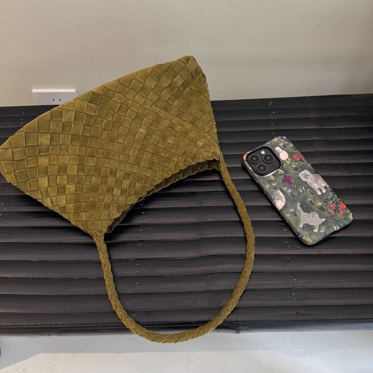 Suede Leather Hand Woven Bag Armpit Bag Hand-held Women's Shoulder Bag design Autumn New Style Simple Style Solid Color Designer Bag Handbag