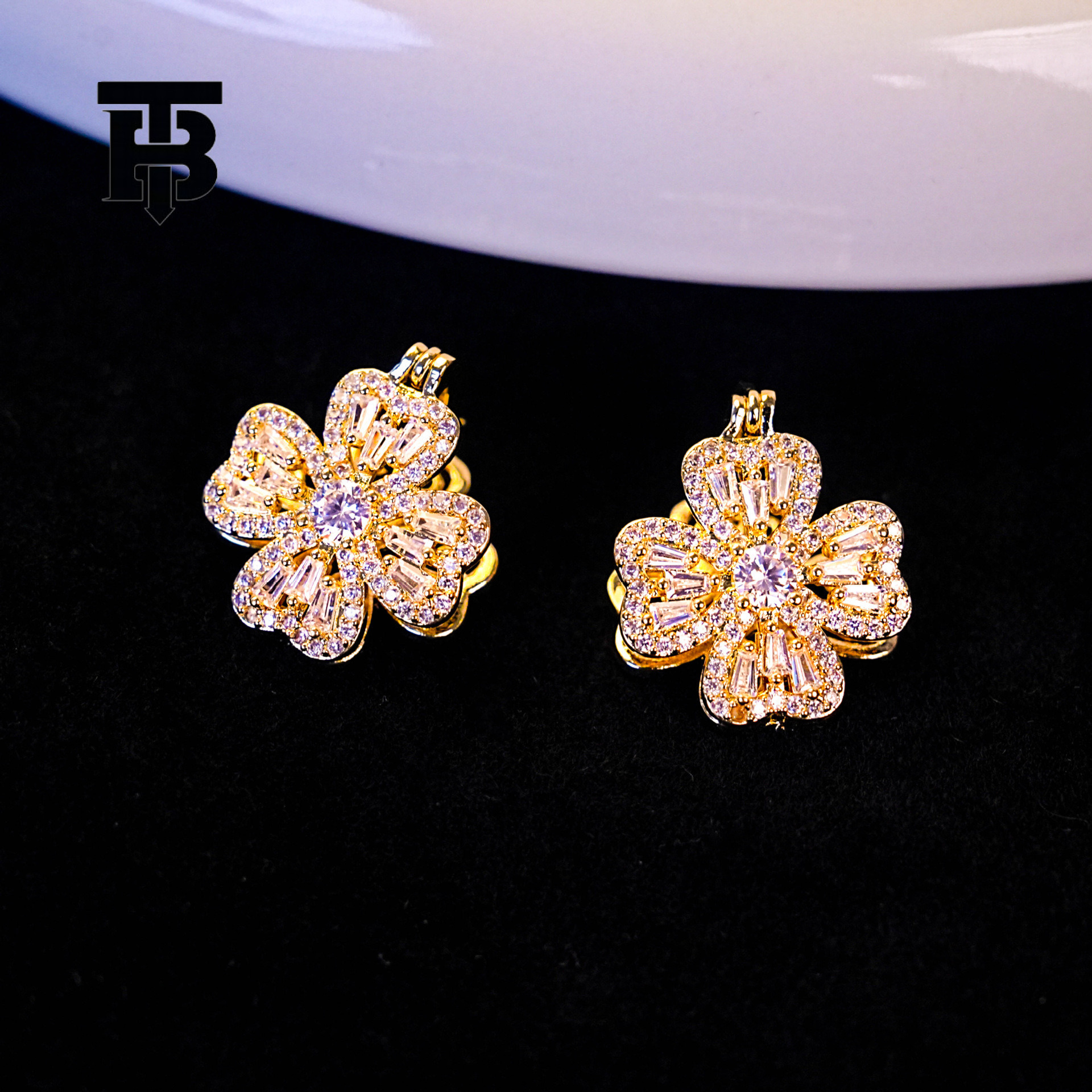TB BHULAMTE Free Shipping New Designer Accessories New Luxury Style Full Diamond Double Layer Clover Earrings Retro Simple Fashion Womens Flower Earri