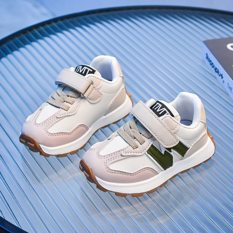 Free shipping designer Kids Shoes hot sales light luxury vintage autumn new childrens sports fashionable and casual running shoes XJ260303