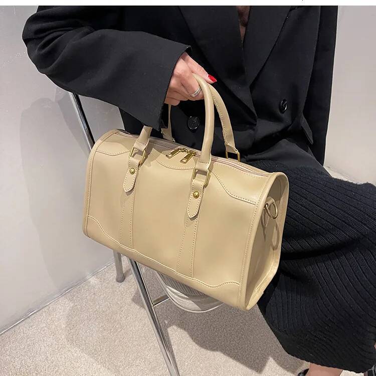 Versatile Women s Handbag Large Capacity Travel Bag Solid Color Autumn New Designer Bag Short Distance Luggage Bag Women s Crossbody Bag