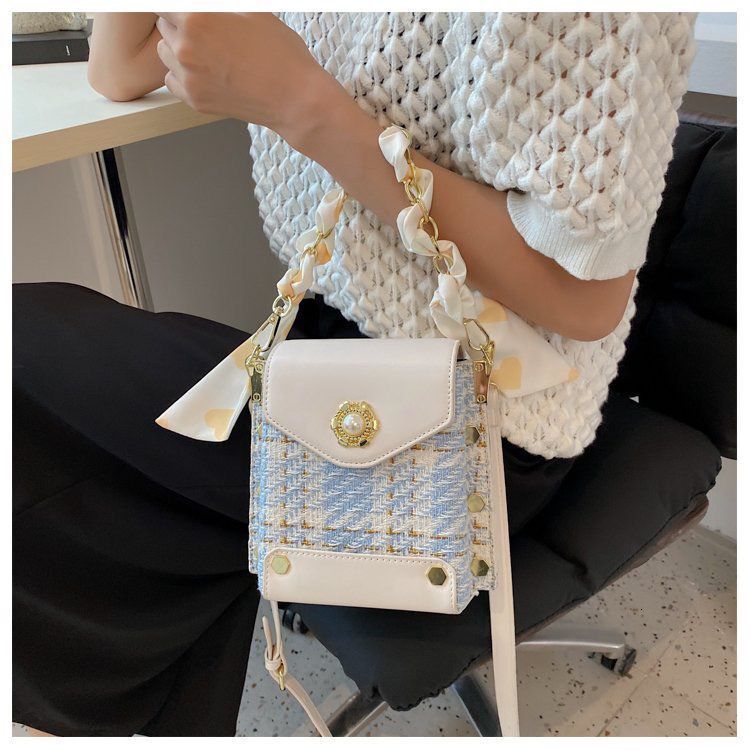 2025 new collection Women's Shoulder Bag Fashion Chain French Elegant Style Mini Phone Autumn New Designer Crossbody