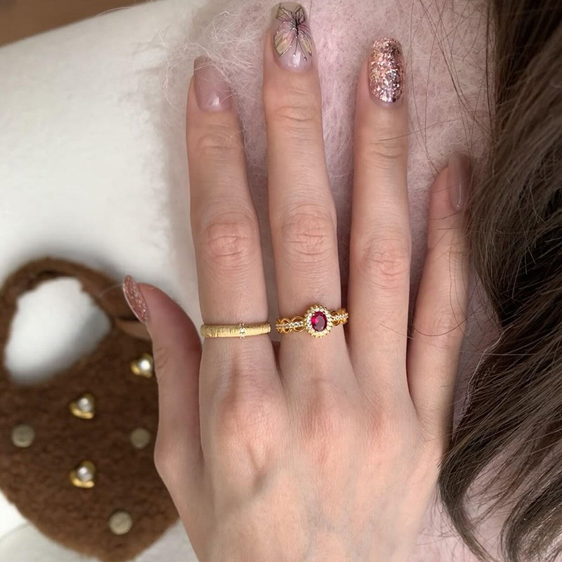 Jewellery High Quality Gold Tone Ring with Red Gemstone Crystal Accents Vintage Elegant Style Party Daily Wear Gift for All Occasions Textured Timeles