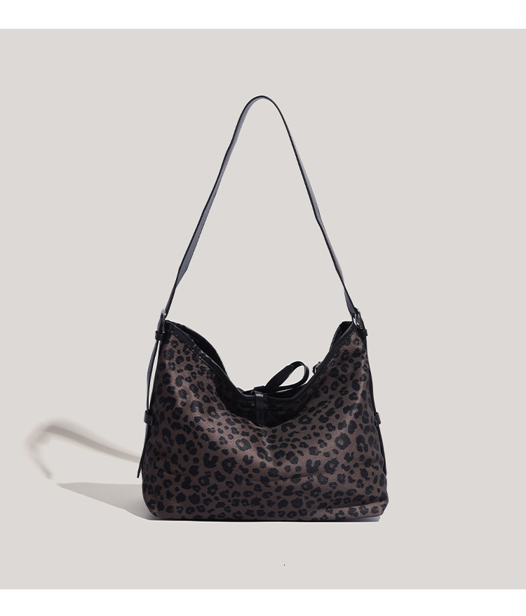 New Leopard Print Large Capacity Commuting Bag Retro Style Women's Shoulder Bag Underarm Women's Crossbody Bag design Autumn New Designer Ba