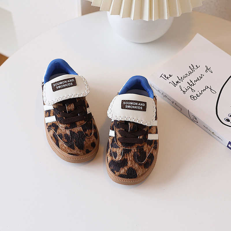 Childrens casual sports shoes size 26-36 Panther boys and girls De training shoes Four season model 100 anti slip childrens board shoes W250407