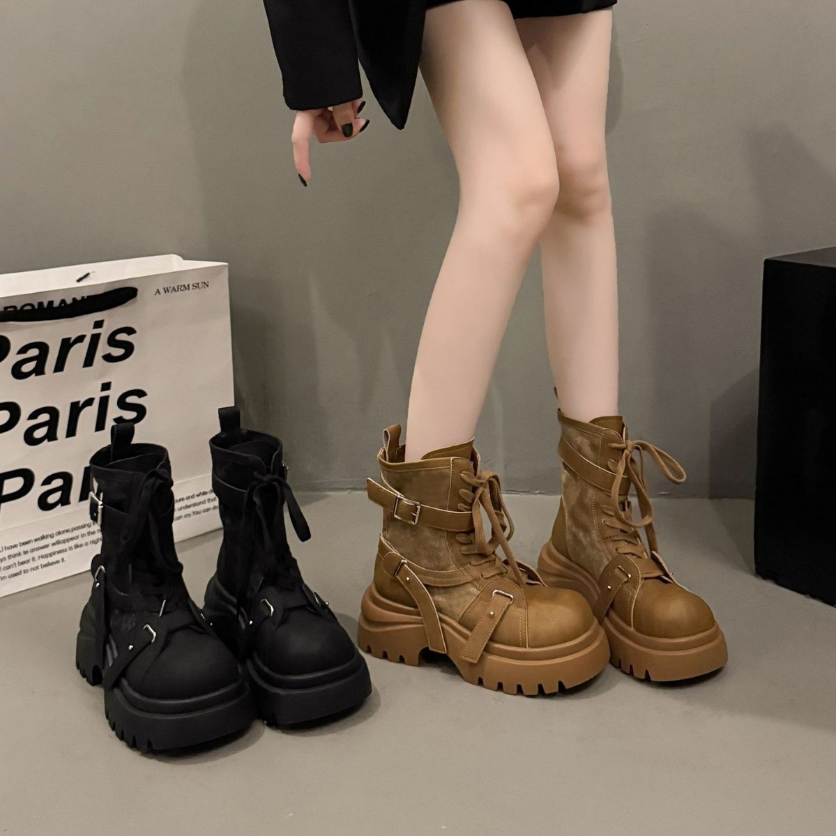 Free delivery designer shoes Ladies' Martin boots Minimalist and fashionable Martin boots with a grand atmosphere