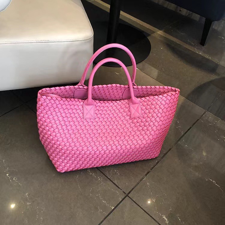 2025 new collection Hand Woven Handbag New Large Capacity Travel Bag For Women Shoulder Bag Autumn New Designer Bag Solid Color Simple Tote Bag