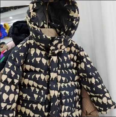 Down Coat Winter children's hooded down jacket with white duck down for warmth, baby winter wear, short coat for babies, windproof and dirt-resis