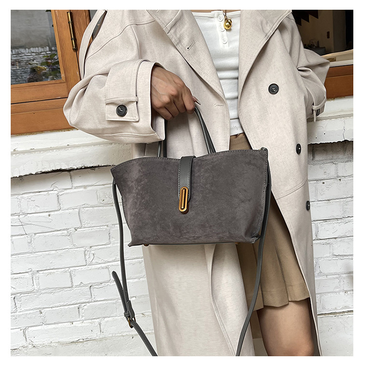 Matte Large Capacity design Women's Handbag Retro Commuting Fashion Women's Crossbody Bag Fashion Autumn New Designer Bag Women's Shoul