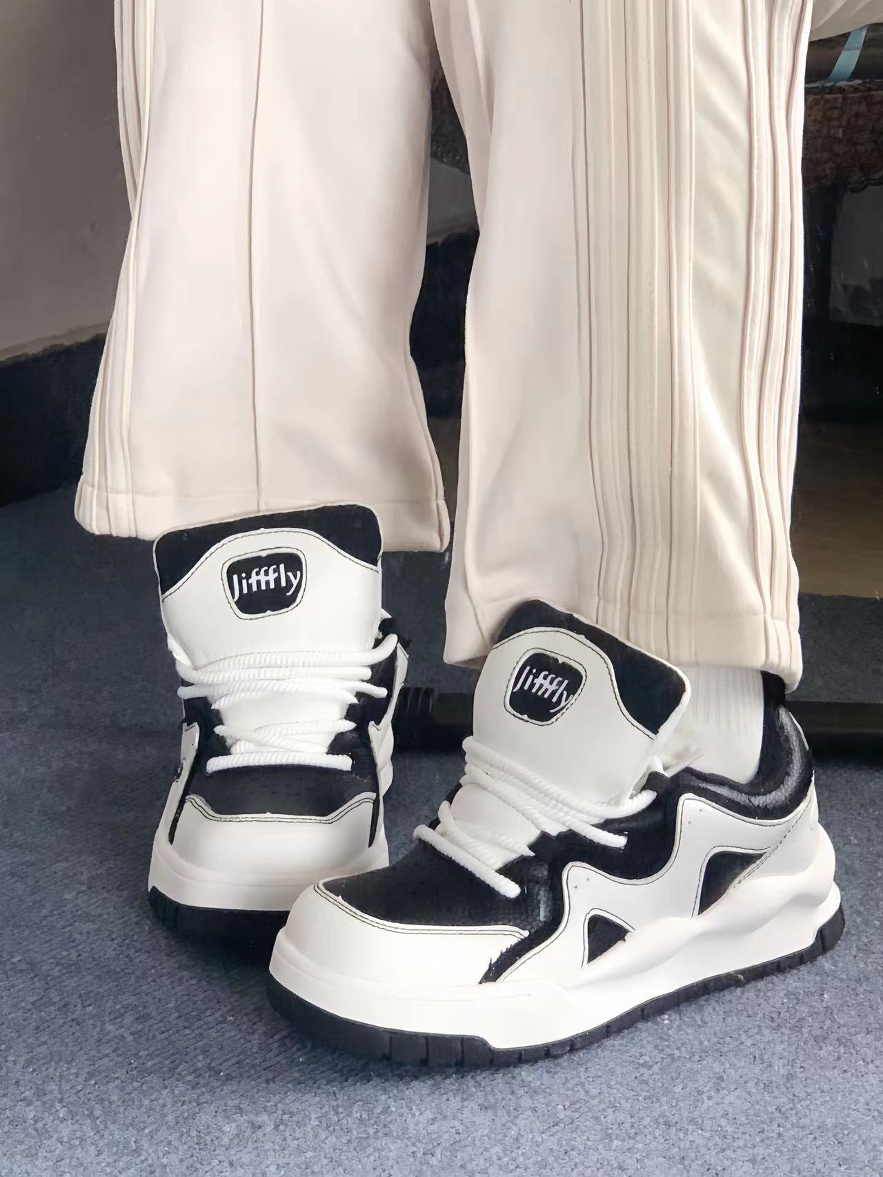Influencer-Inspired Jifffly Cross-Gender Sportswear: Modern In-Line Comfort SocksJFY-671
