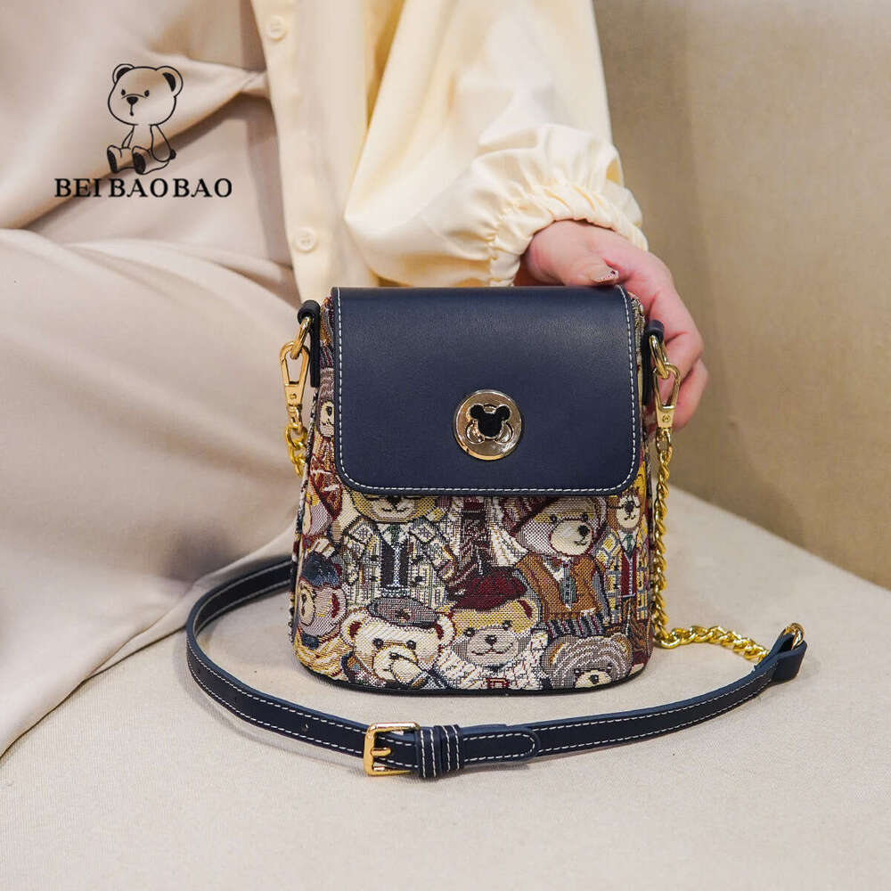 Women's Beibao Chain New Summer Bucket Fashion Single Shoulder Crossbody Cute Bear Flap Canvas Bag