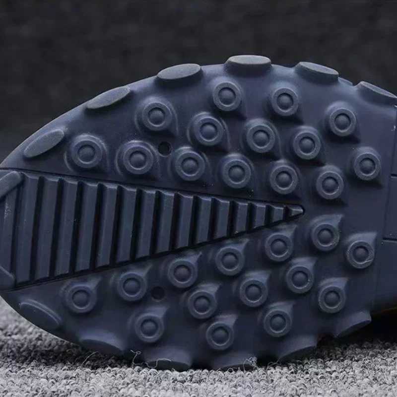 Thick Sole Mens Sneakers Fashion Man Shoe Versatile Vulcanized Shoe Lace Up Outdoor Running Shoes Antislip Zapatillas De Hombre L250908