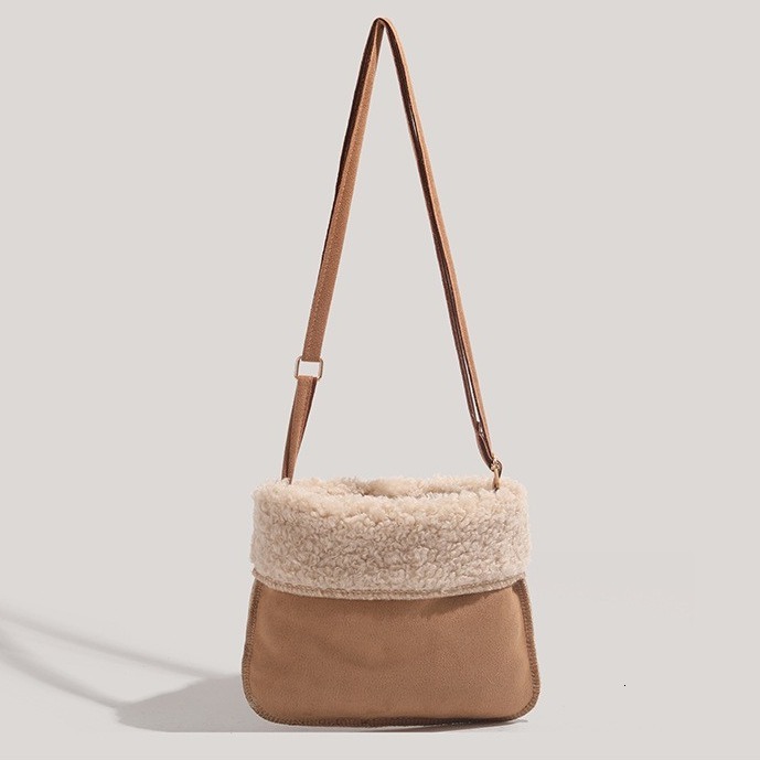 Lamb Plush Niche design Bag New Women's Crossbody Bag Retro Style Women's Shoulder Bag Autumn New Splicing Designer Bag Trendy Phone Bag